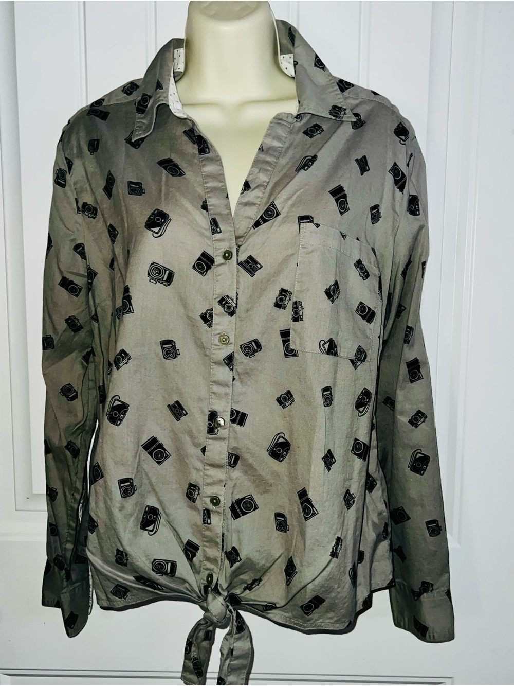 Style & Co Olive Green Shirt Size L Black Camera Print Long Sleeve Button Down